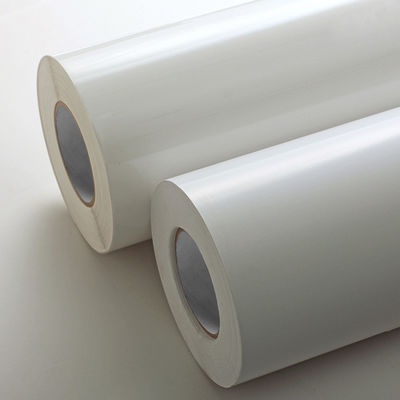 80gm 覆い紙 印刷 ラベル 材料 72±5% 厚さ ≥9N 90° 皮抜き強度