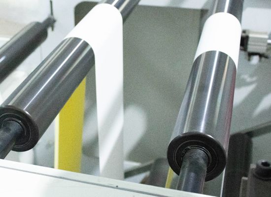 良い値段 輝く紙 ジャンボ印刷紙ロール 熱溶性粘着剤 普通 粘着性 オンライン