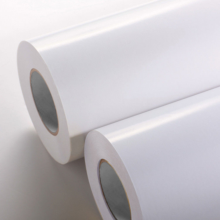 80gm 覆い紙 印刷 ラベル 材料 72±5% 厚さ ≥9N 90° 皮抜き強度